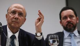 Os ministros da Fazenda, Henrique Meirelles, e do Planejamento, Dyogo Oliveira, anunciam corte no Orçamento-Geral da União Fabio Rodrigues Pozzebom/Agência Brasil