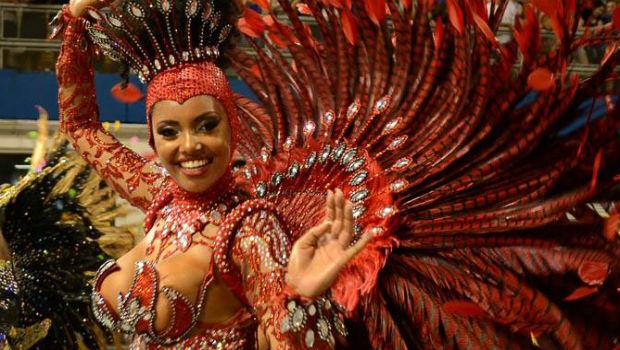 Rainha Pâmela Gomes confirma presença no desfile do Grupo Especial carioca