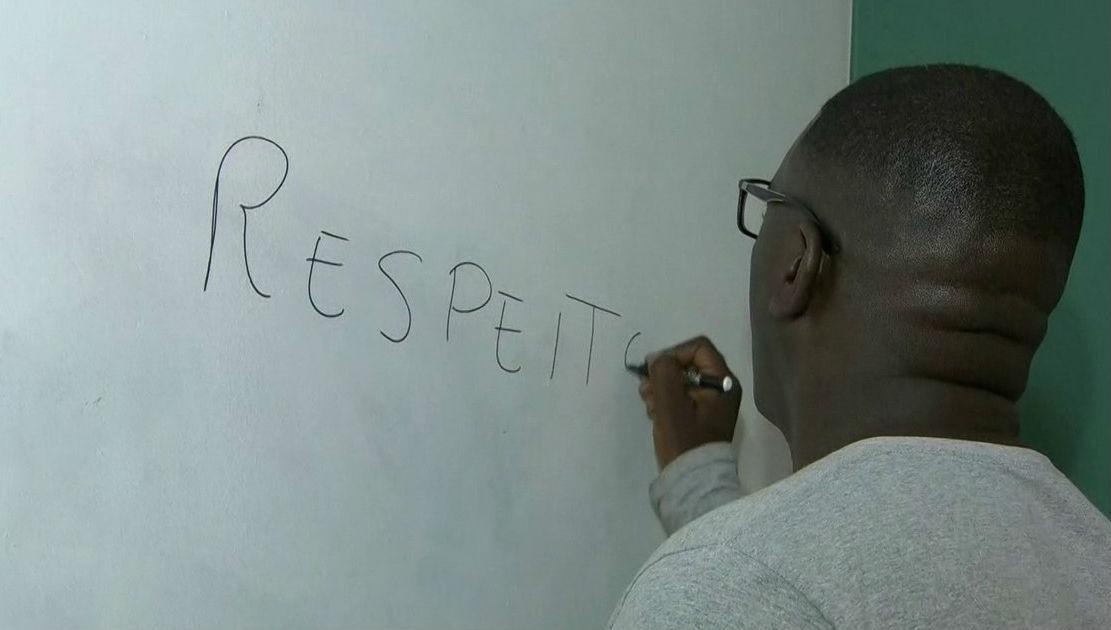 ‘Acredito na educação’, diz professor agredido por alunos no Rio