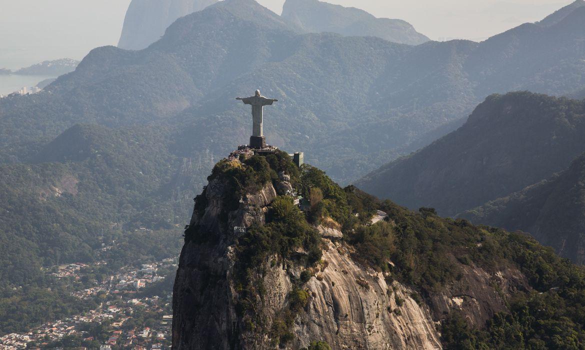 Para tirar o Rio de Janeiro da crise financeira e social, por Luiz Alfredo Salomão 