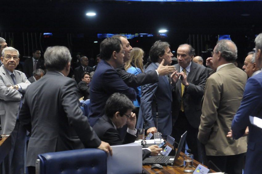 Veja como votaram os senadores sobre a PEC do Teto de Gastos