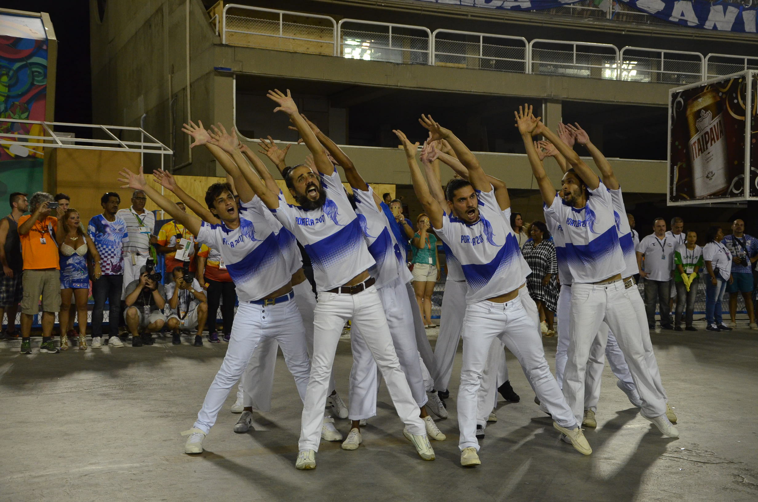 Portela: assista à apresentação da comissão de frente no ensaio técnico