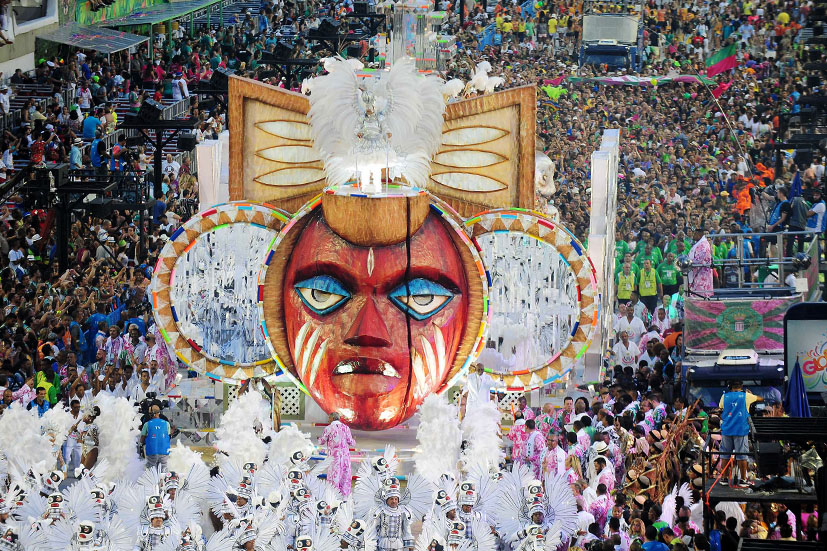 Fotos: Alegorias, Carnaval se supera apesar da crise