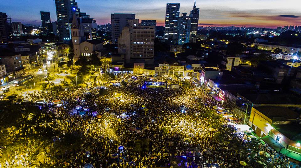 Gritos de ‘Fora Temer’, ‘Diretas Já’ e discursos de artistas marcam manifestação em São Paulo