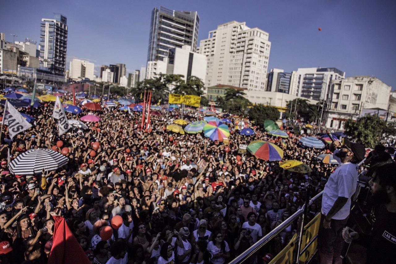 Ato em São Paulo pede eleições diretas e saída de Michel Temer