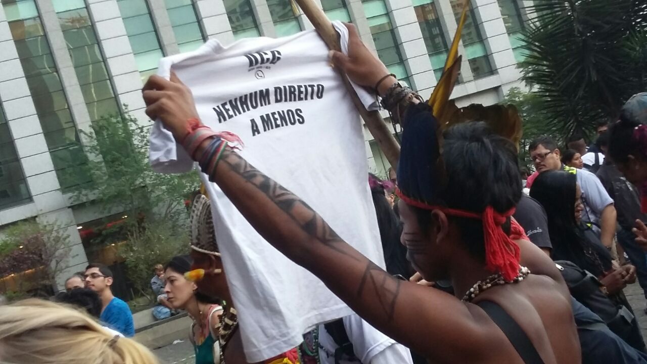 Índios ocupam escritório da Presidência em São Paulo e fazem protesto na Paulista