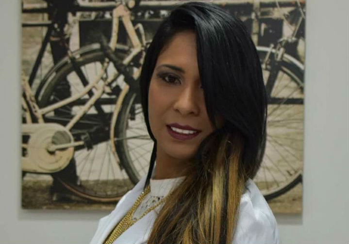 Monique Favacho: 'A doutora que brilha como rainha de bateria'