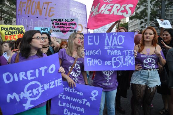 Pesquisa aponta que 83% da população é a favor do aborto em casos de estupro