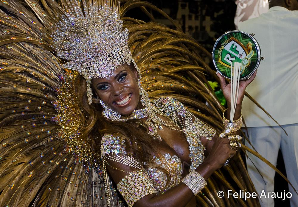 Cubango comemora aniversário com festa e coroação de Cris Alves