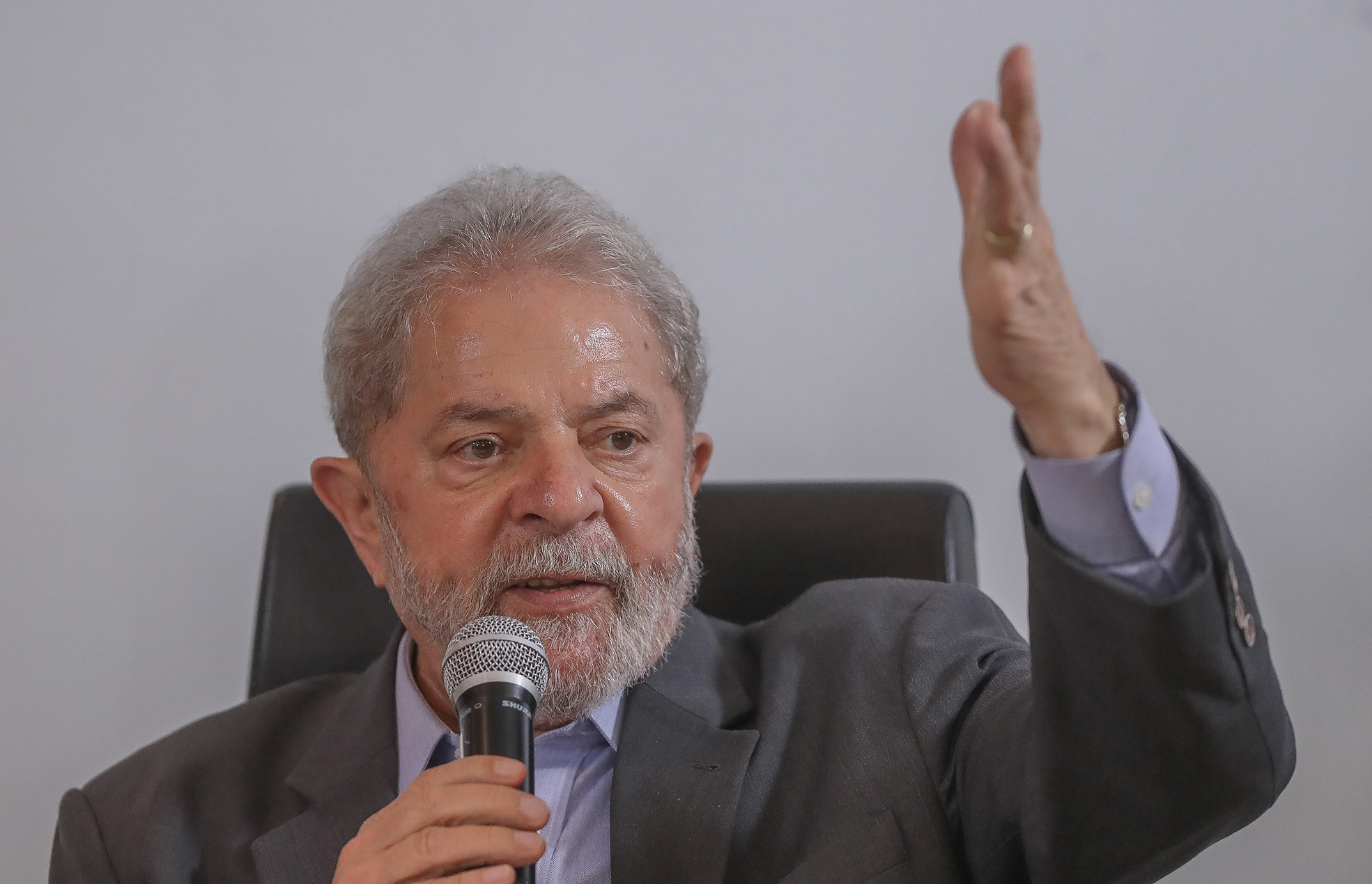 Reviravolta: desembargador manda soltar Lula em até uma hora