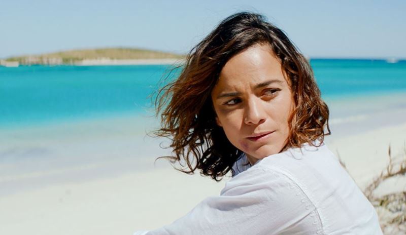 ‘Eduardo e Mônica’: Alice Braga e Gabriel Leone são os protagonistas