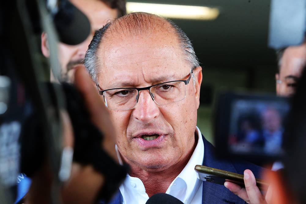 Alckmin é denunciado por lavagem de dinheiro, falsidade ideológica eleitoral e corrupção passiva