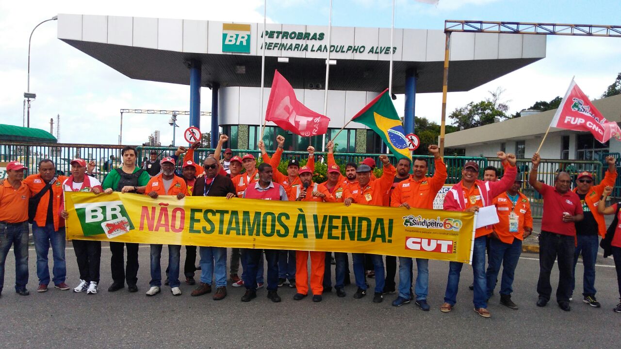 Petroleiros anunciam greve para próxima quarta