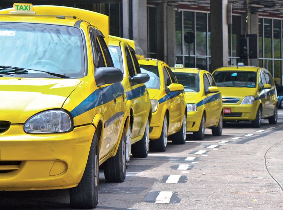 Recadastramento dos auxiliares de táxis é obrigatório e vale até o dia 31 de julho no Rio