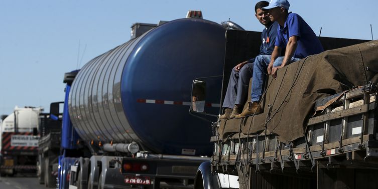 Governo inclui caminhoneiros no grupo prioritário de vacinação contra a Covid-19