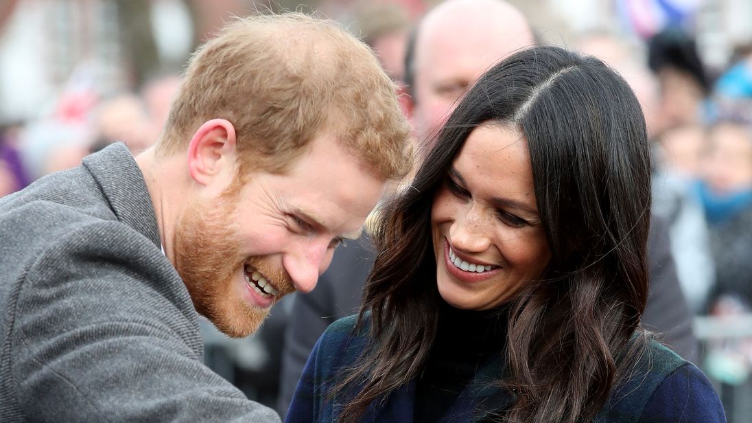 Príncipe Harry e Meghan Markle anunciam gravidez