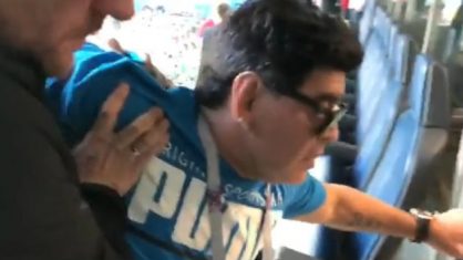 Maradona passa mal e é atendido por médicos após vitória da Argentina