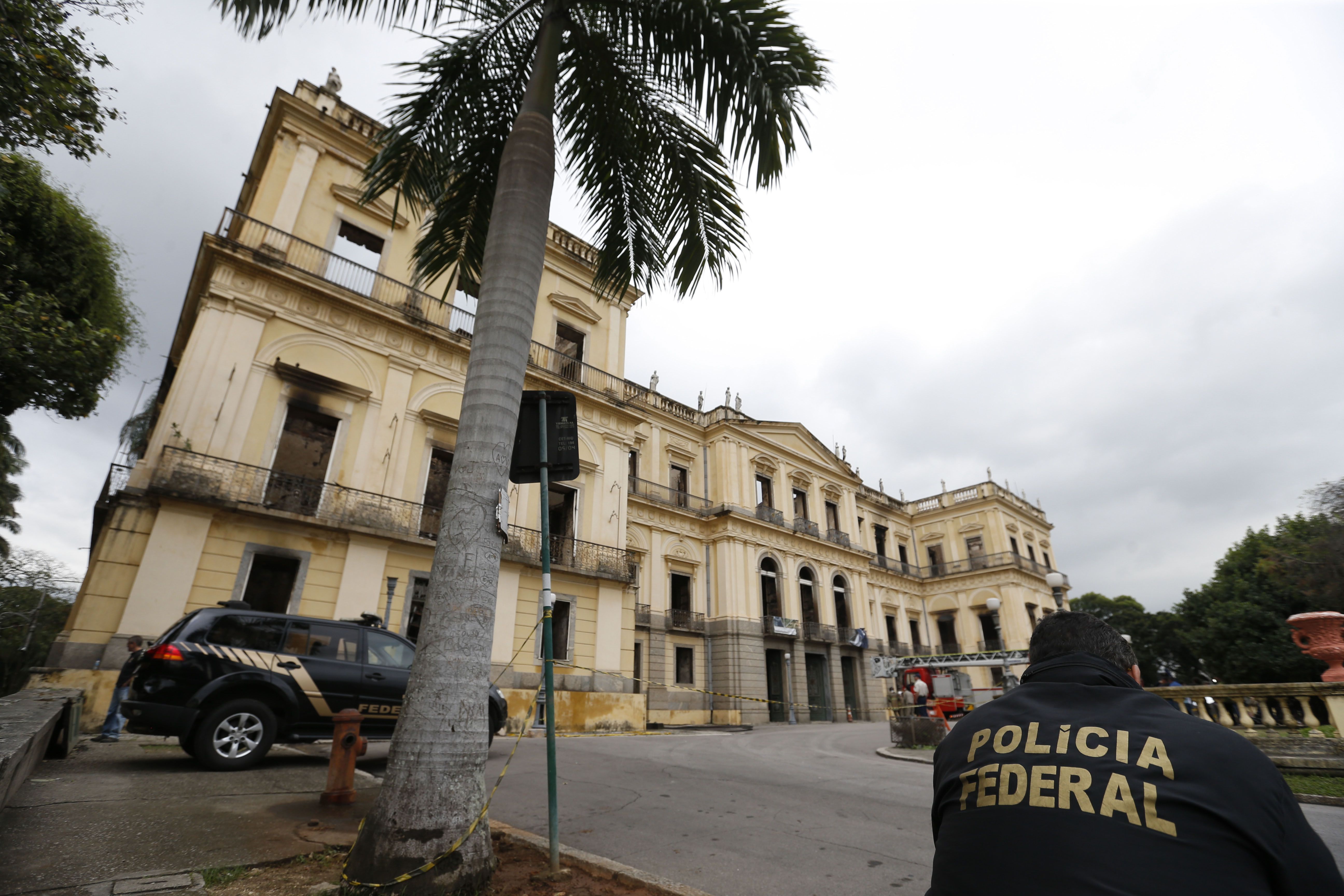 Museu Nacional não tinha brigada de incêndio, nem seguro para acervo