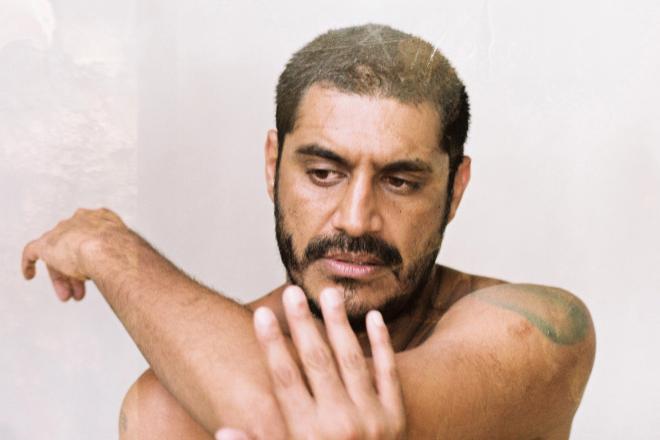 Criolo mostra caos social e político em seu novo clipe; assista