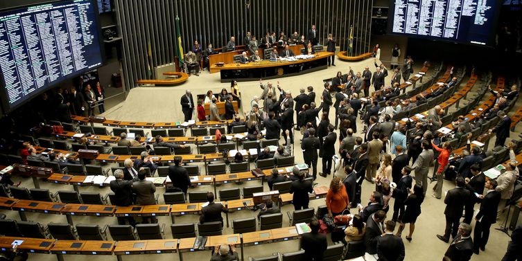 Datafolha: Congresso tem alta rejeição; polarização PT x bolsonarismo é medida