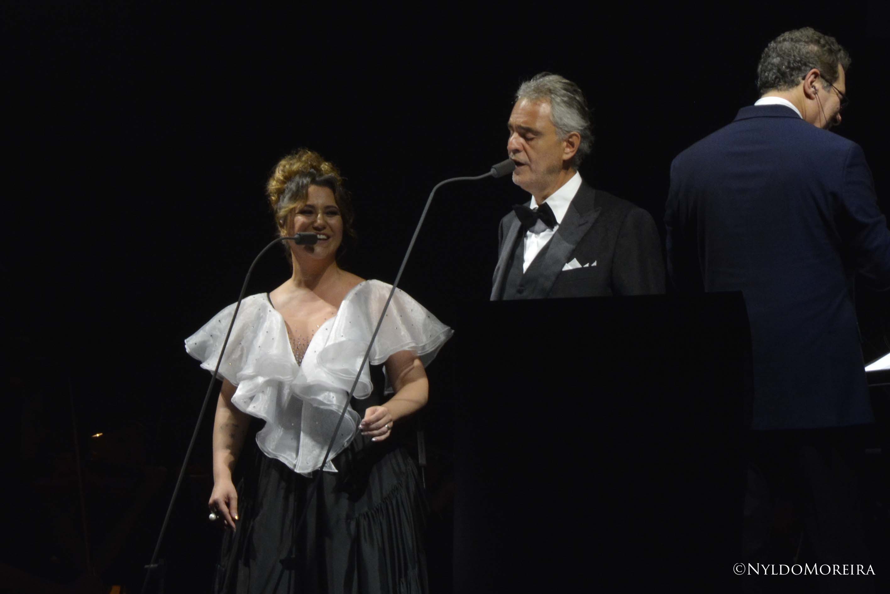 Andrea Bocelli repara erro passado e brilha com Maria Rita