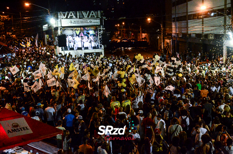 Nostalgia! Vai-Vai em ensaio abarrotado na Bela Vista