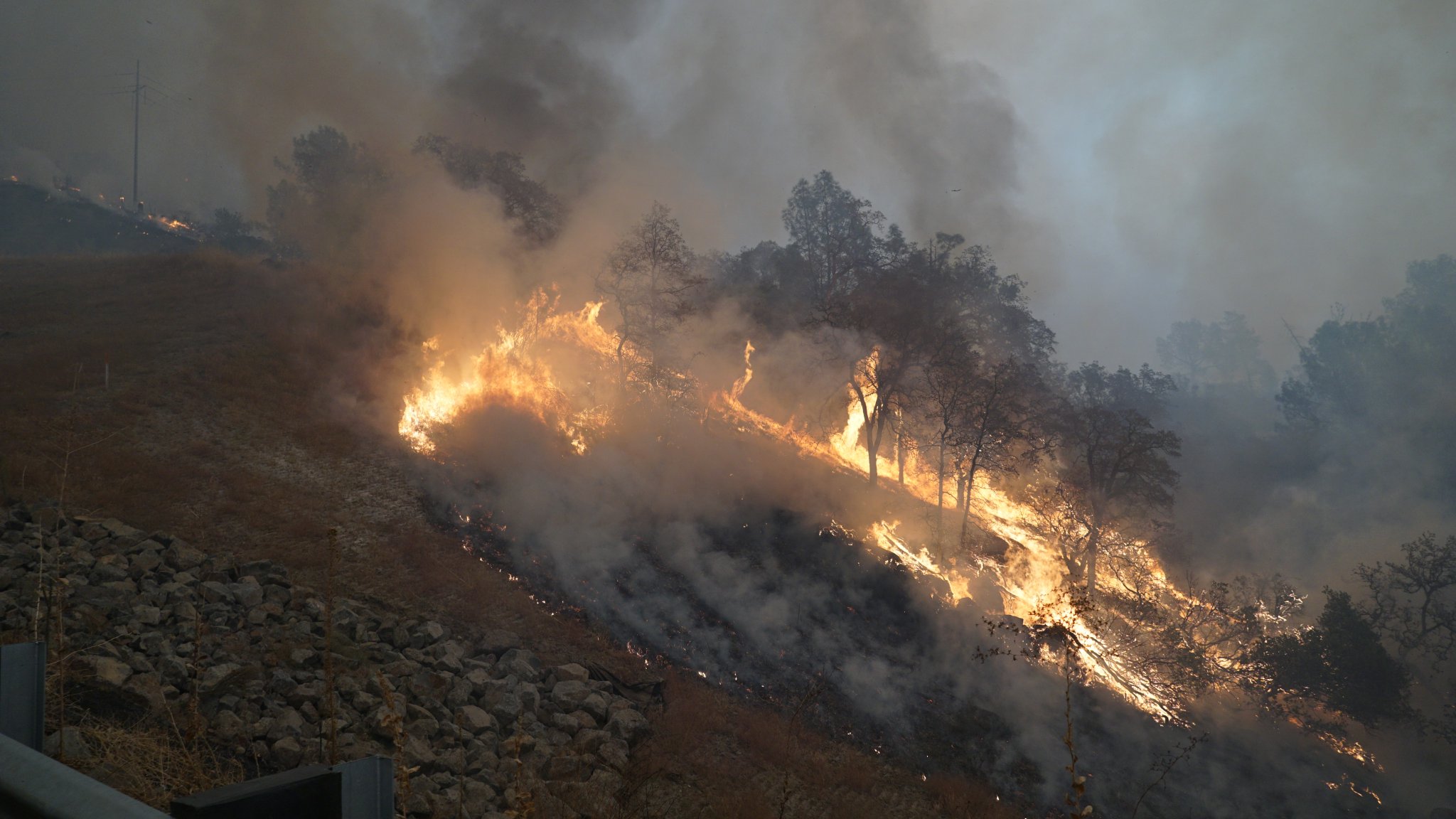 Número de desaparecidos nos incêndios na Califórnia cai pela 1º vez