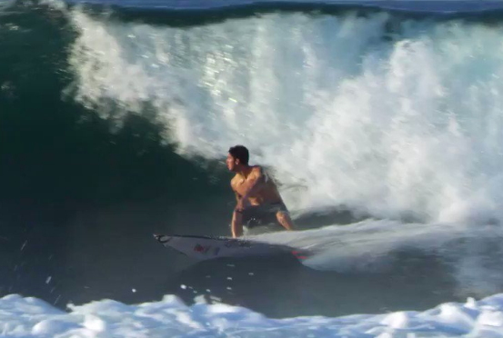 Gabriel Medina é bicampeão mundial e faz história no surfe brasileiro