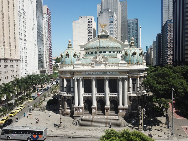 Theatro Municipal do Rio de Janeiro completa 112 anos de vida com programação especial