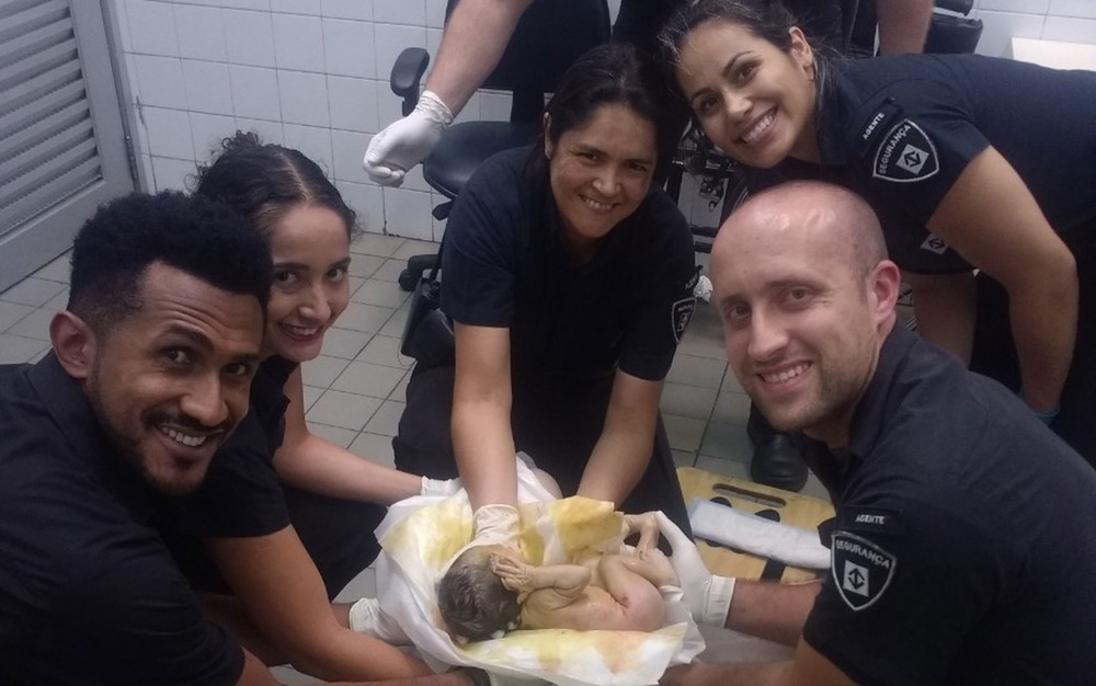 Mãe dá à luz em estação do metrô em São Paulo