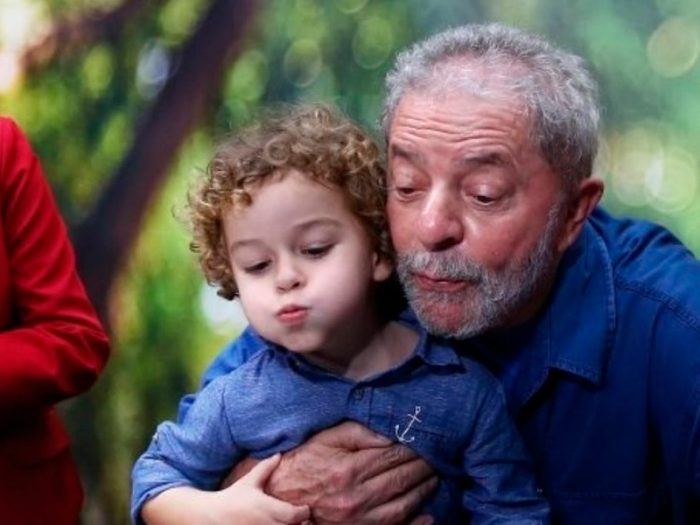 Neto de Lula não morreu de meningite meningocócica, diz deputado Alexandre Padilha