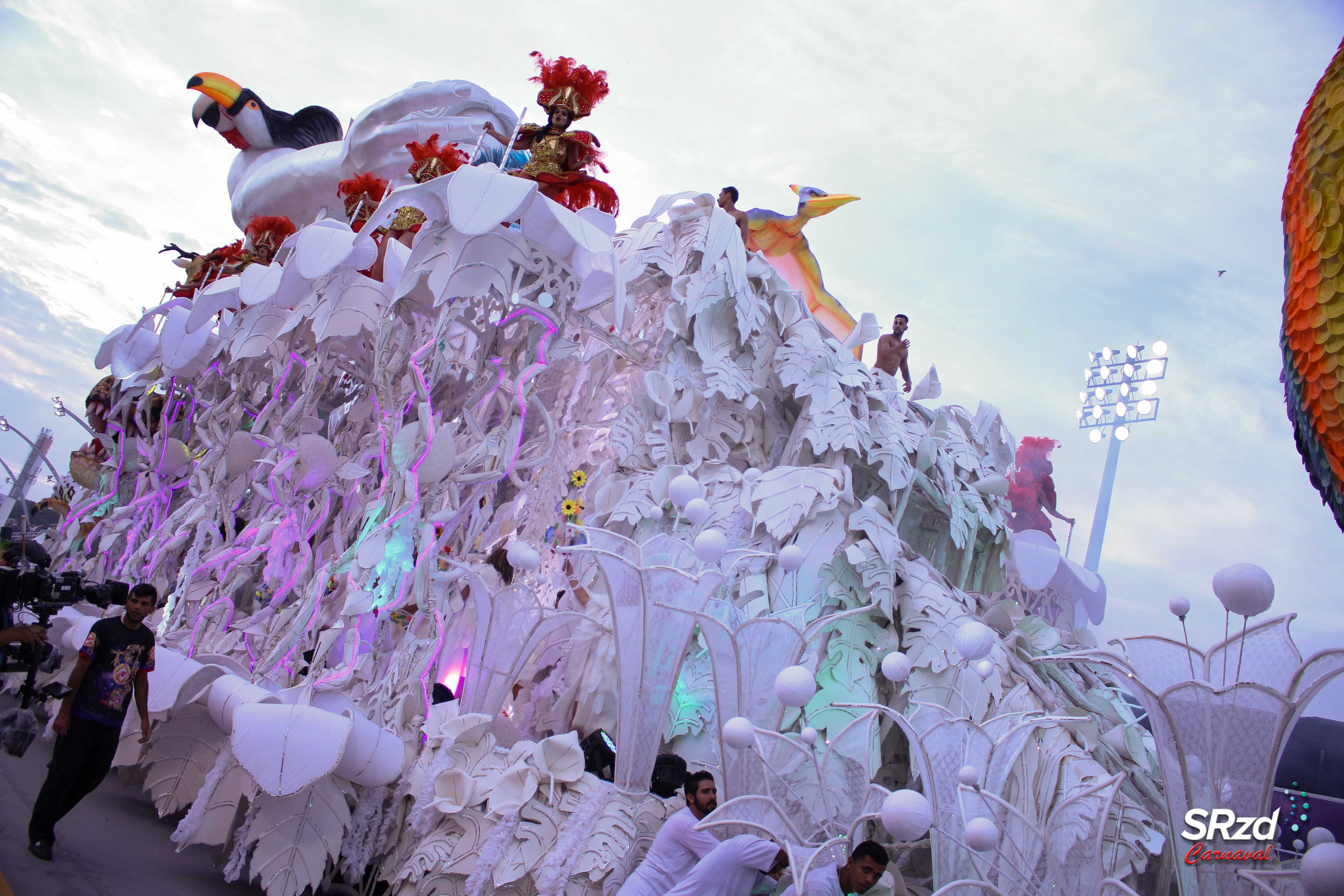 Carnaval SP: Tom Maior e Mancha Verde são os destaques em primeira noite de desfile