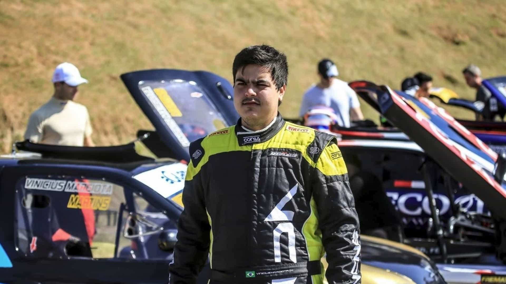 Piloto da Stock Car morre após sofrer acidente em rodovia de São Paulo