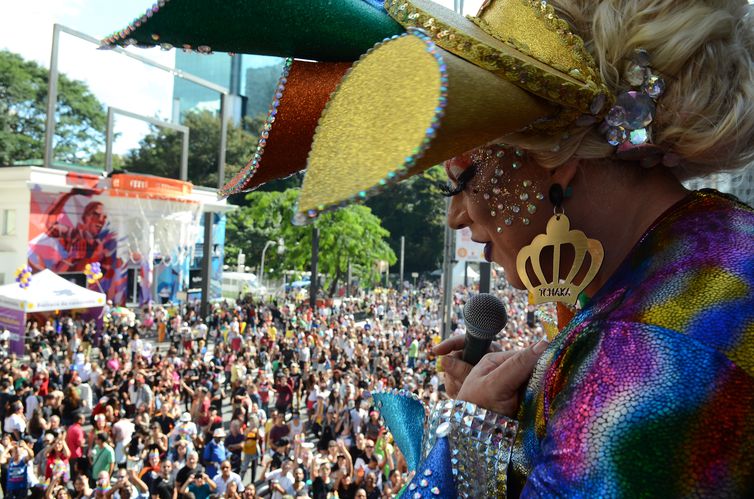 Parada do Orgulho LGBT é atração na Avenida Paulista no próximo domingo