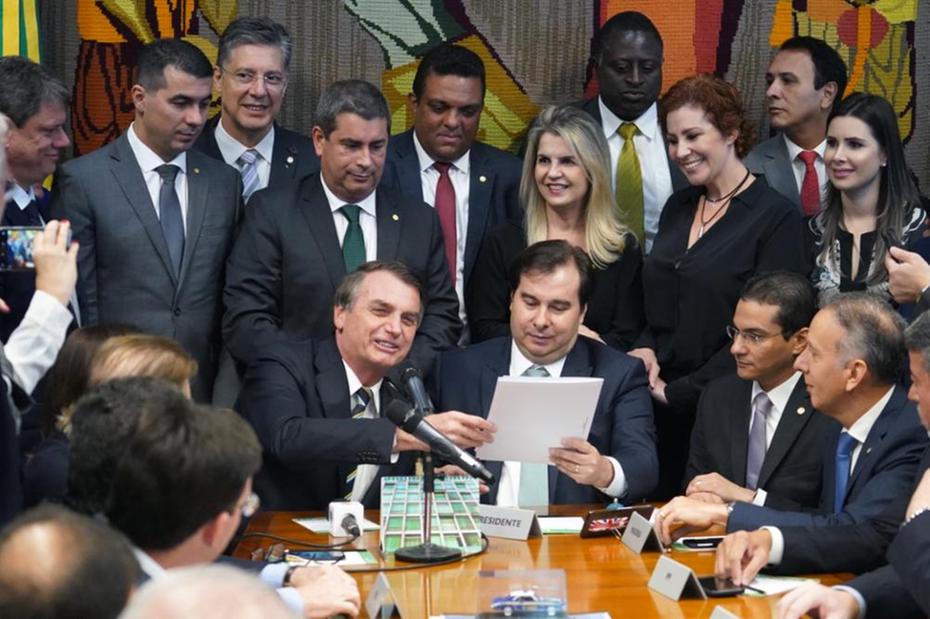 Senado deve derrubar projeto de Bolsonaro que beneficia infratores de trânsito