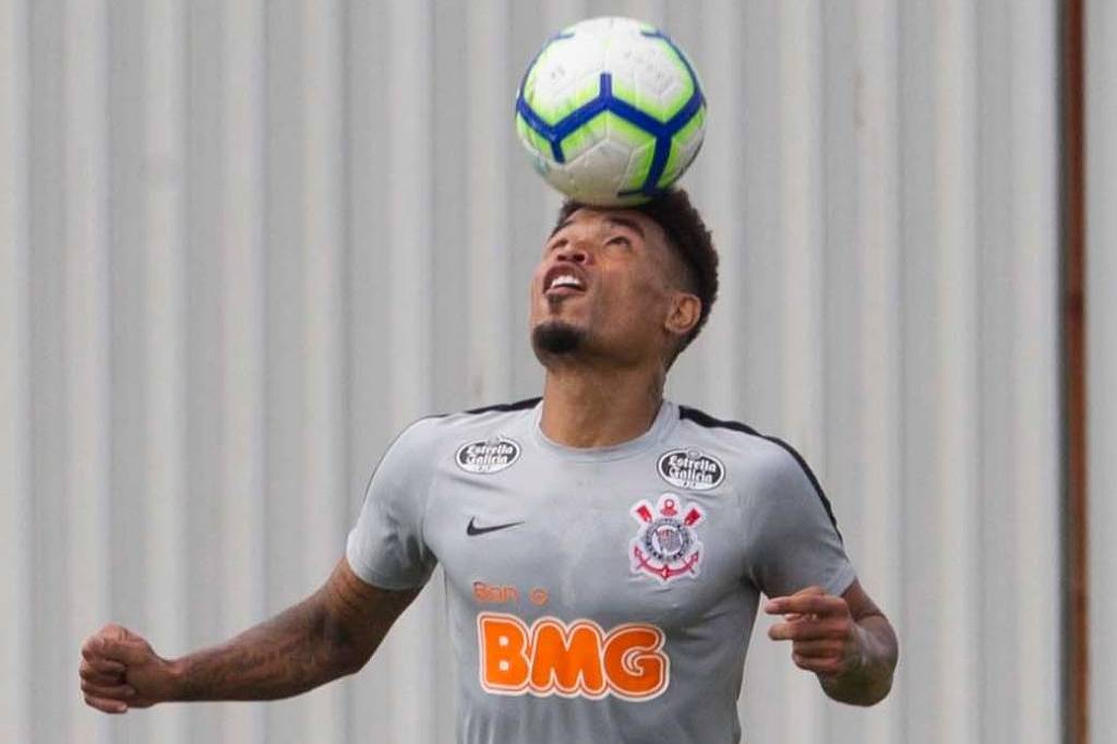 Jogador titular do Corinthians sofre assalto a mão armada em São Paulo