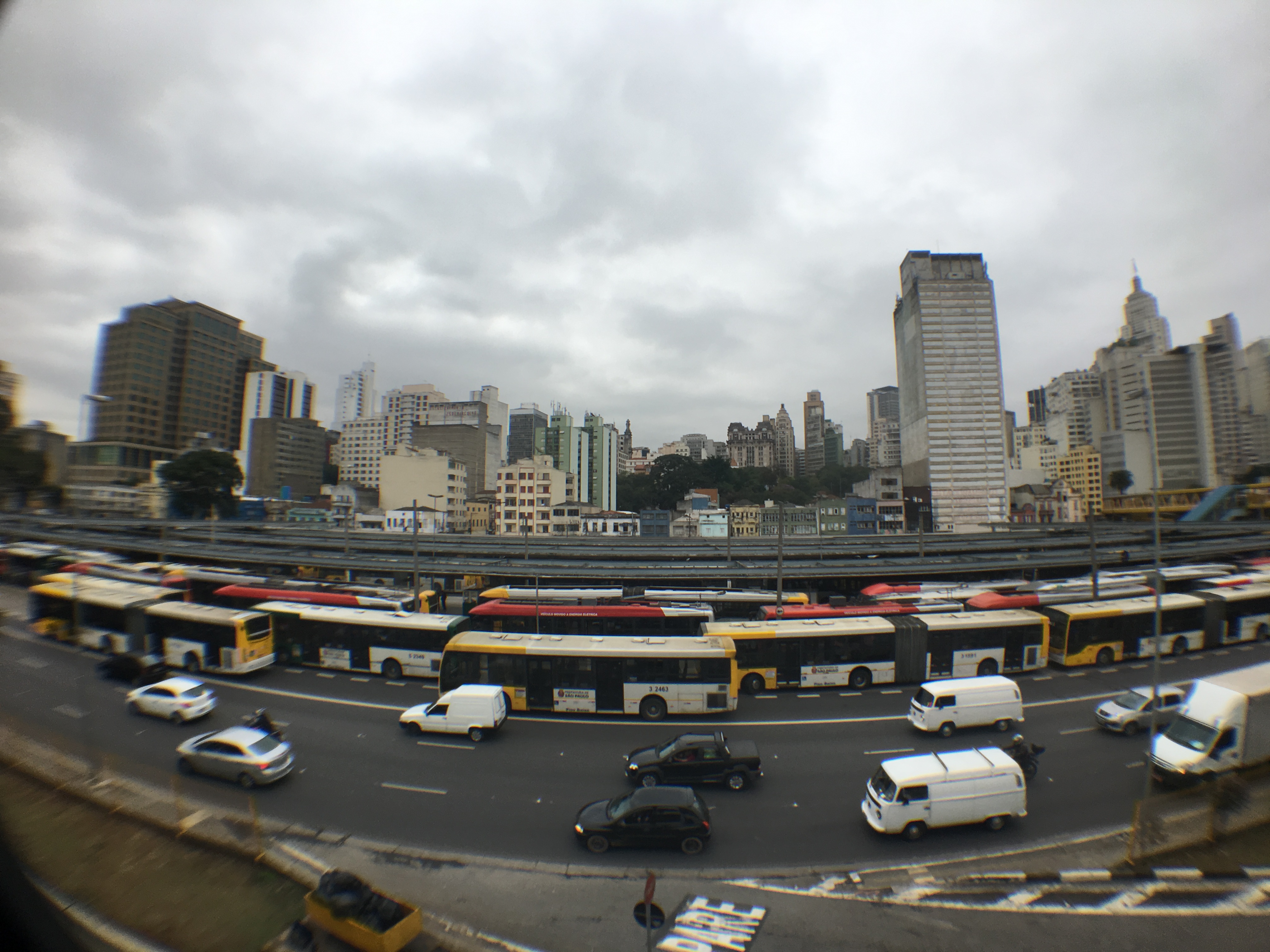 Motoristas de ônibus decidem fazer greve na próxima segunda em São Paulo