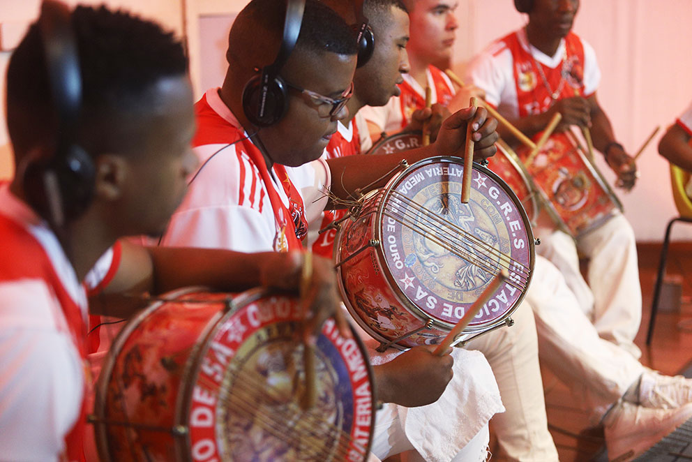 Estácio de Sá retoma atividades de sua oficina de percussão