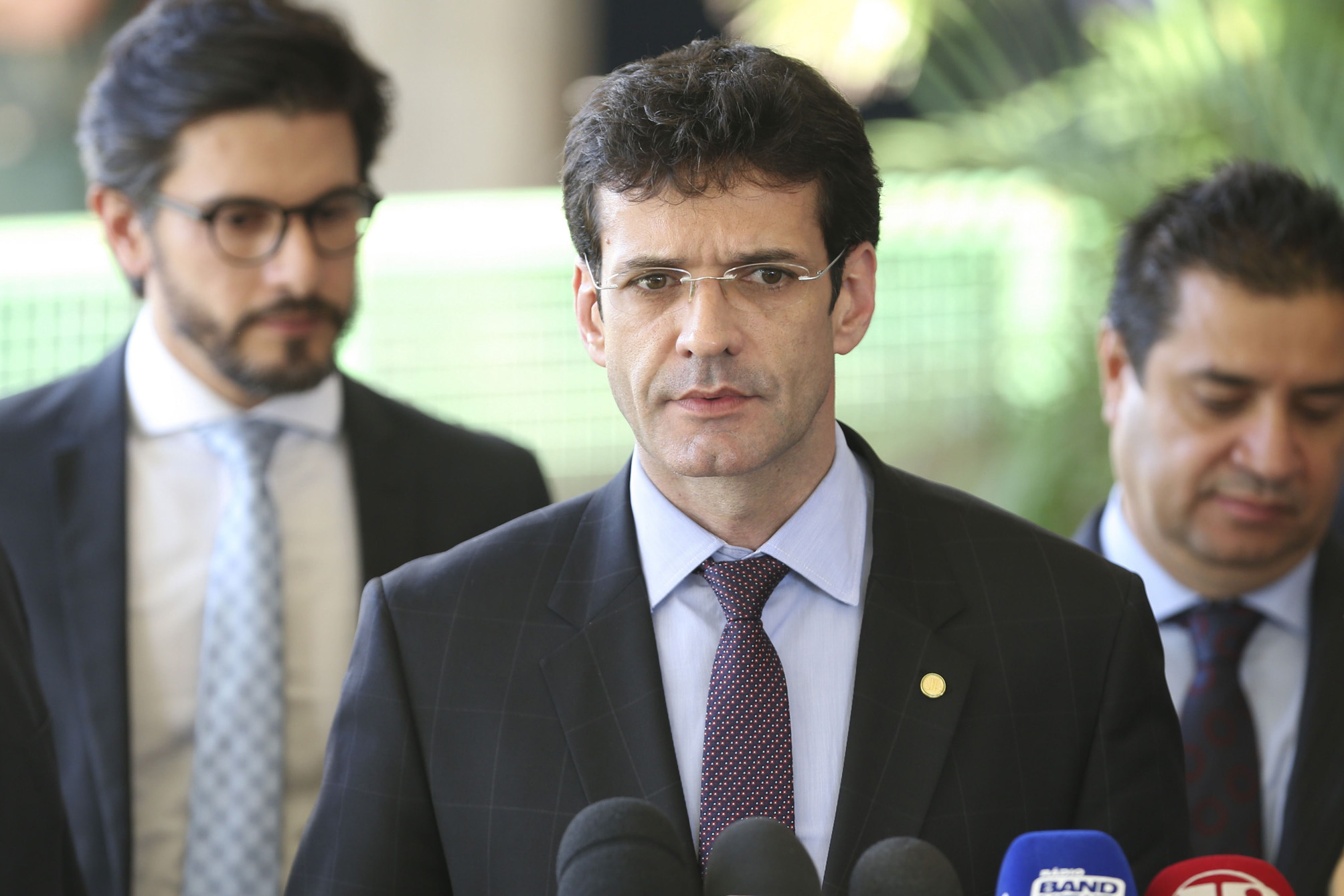 Ministro do Turismo é indiciado em investigação de candidaturas de laranjas do PSL