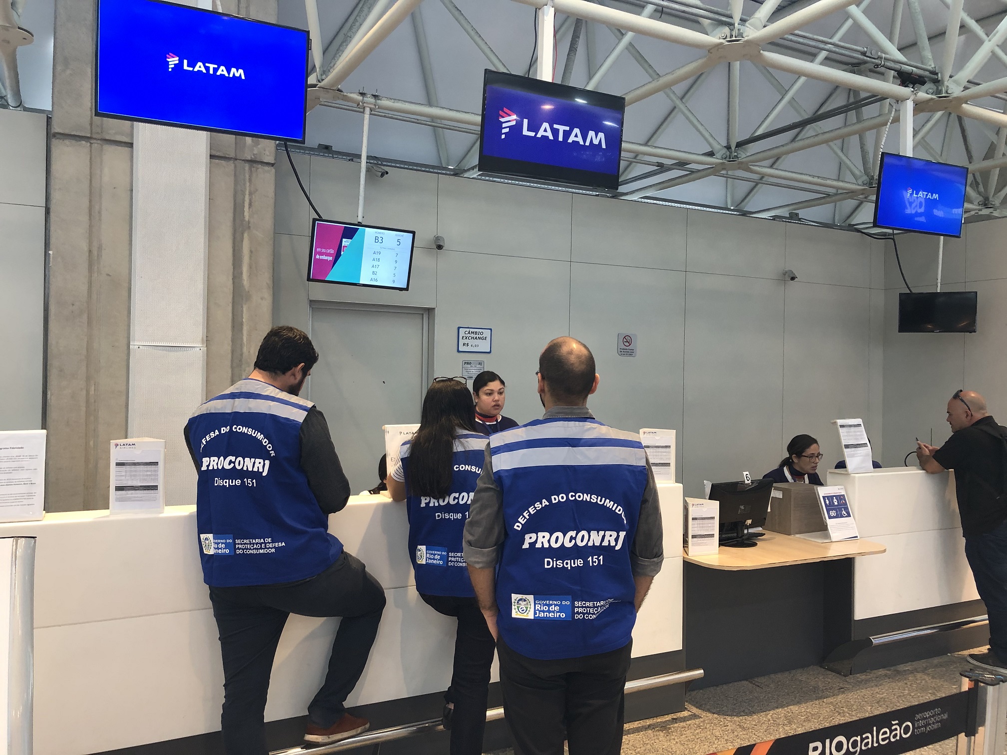 Procon-RJ fiscaliza companhias aéreas para verificar preços das passagens para Lima