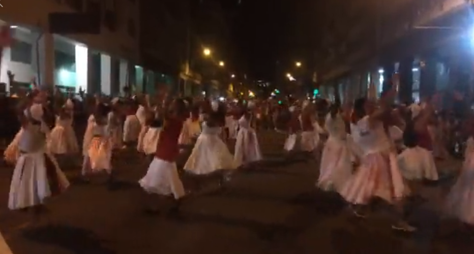 Vídeo: Ensaio de rua da Viradouro