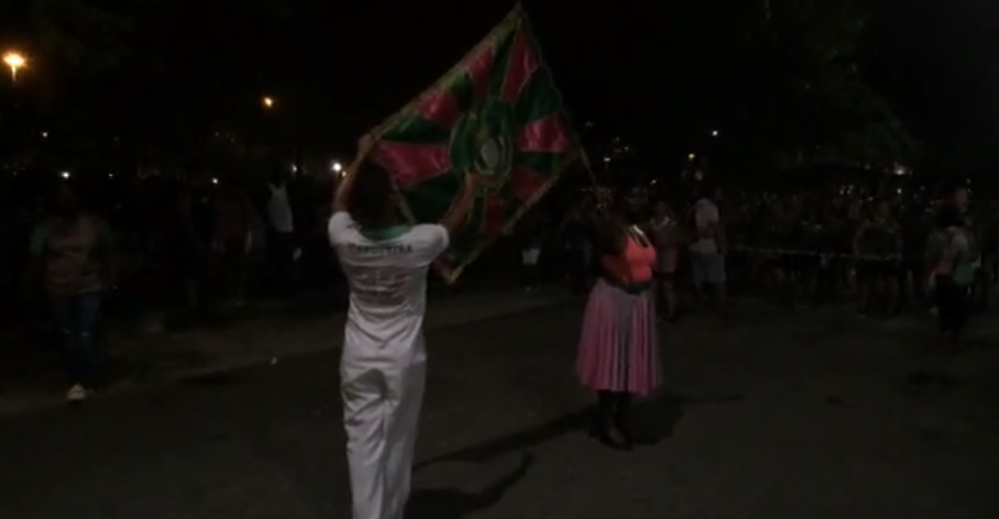 Vídeo: Ensaio de rua da Mangueira para Carnaval 2020