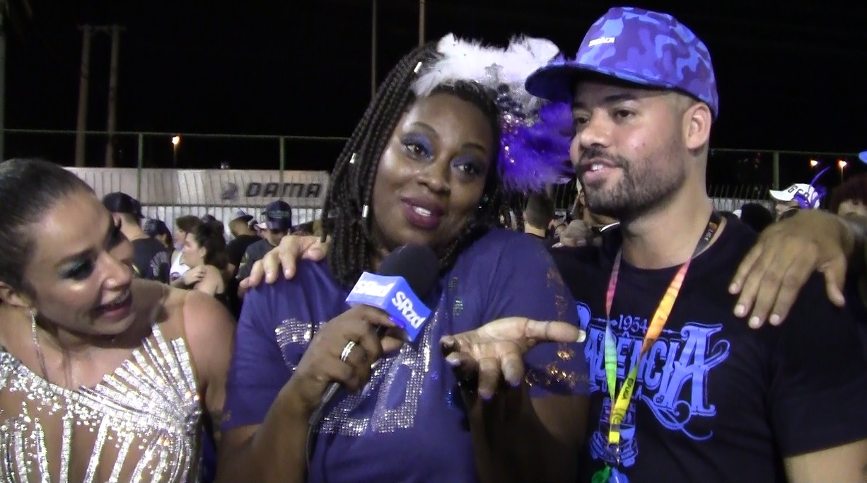 Adriana Gomes entrevista Dani Bolina e diretoria da bateria da Vila Maria no Anhembi