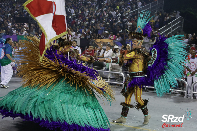 Estrela do Terceiro Milênio faz desfile técnico em sua volta ao Grupo de Acesso 1