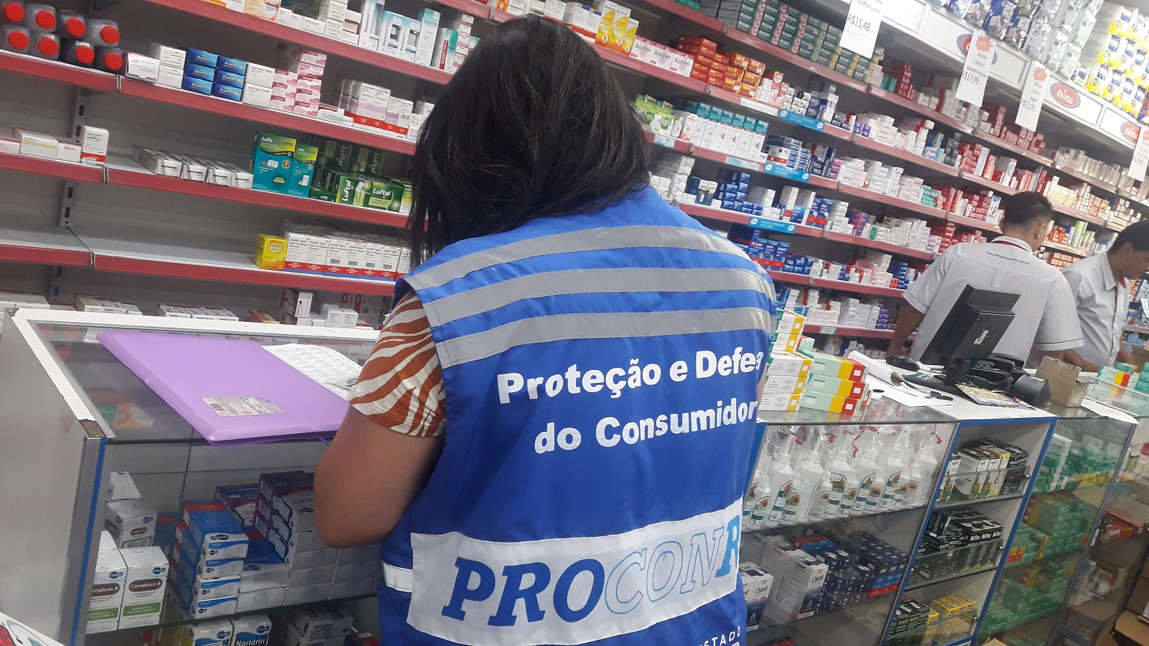 Procon-RJ faz levantamento de preços de álcool gel, máscaras e luvas descartáveis