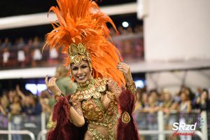 Aline Oliveira no desfile das campeãs 2020 da Mocidade Alegre. Foto: SRzd – Ana Moura