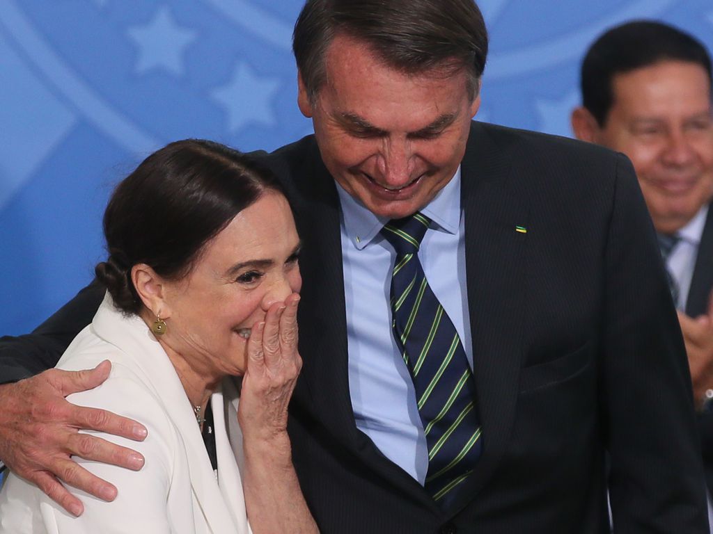 Regina Duarte ataca colegas de profissão para defender Bolsonaro