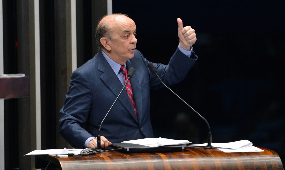 Estranho no ninho: José Serra justifica único voto contra e detona PEC Kamikaze