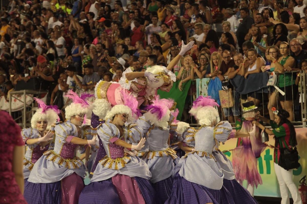 Escolas de samba de Santos recebem coirmãs paulistanas em live solidária