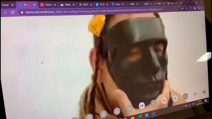 Professor é acusado de racismo após usar ‘blackface’ em aula